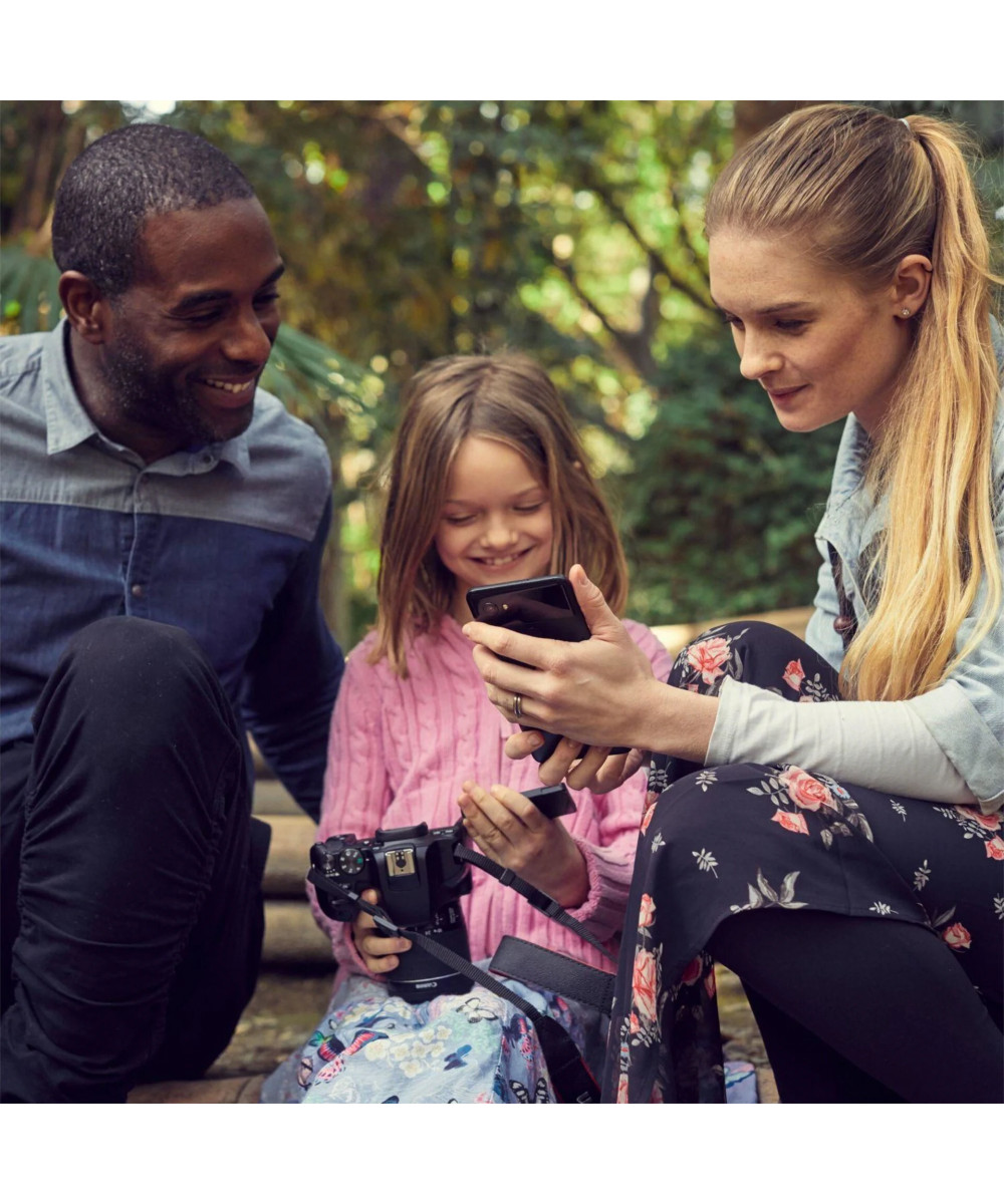 EOS 250D + EF-S 18-55mm f/4-5.6 IS STM Bianco