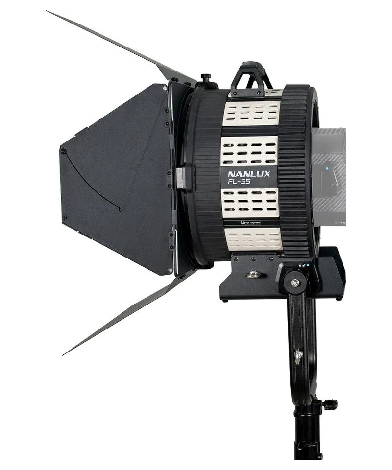 Evoke 1200B Bicolor con Flight Case e Lente Fresnel