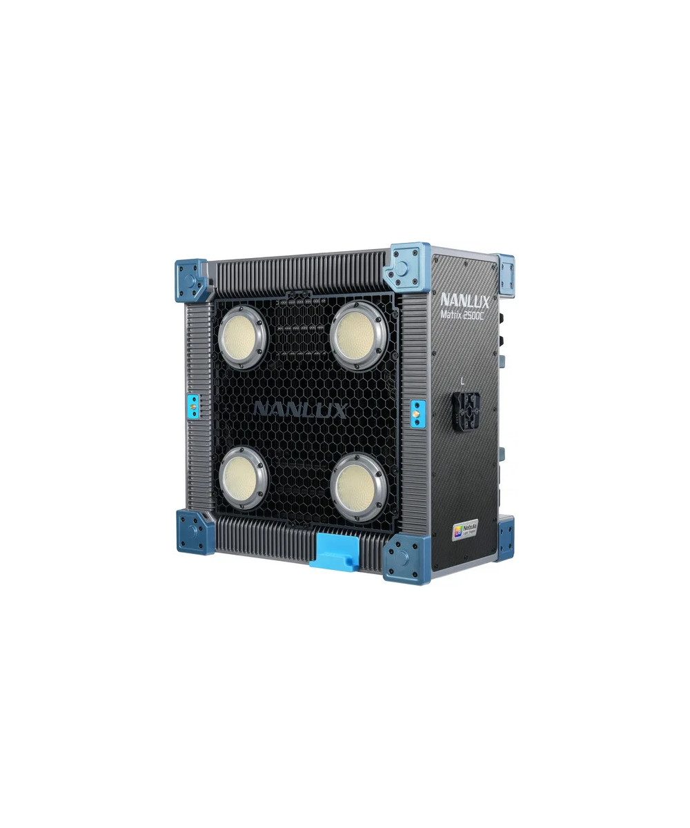 MATRIX 2500C LED FULL-COLOR MULTI-SOURCE SPOT LIGHT WITH FLIGHT CASE