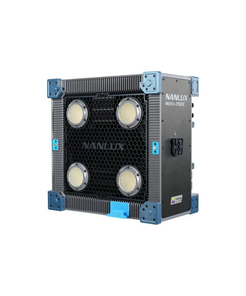 MATRIX 2500C LED FULL-COLOR MULTI-SOURCE SPOT LIGHT WITH FLIGHT CASE
