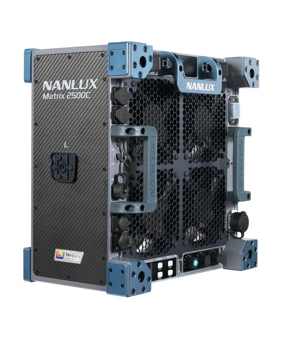 MATRIX 2500C LED FULL-COLOR MULTI-SOURCE SPOT LIGHT WITH FLIGHT CASE