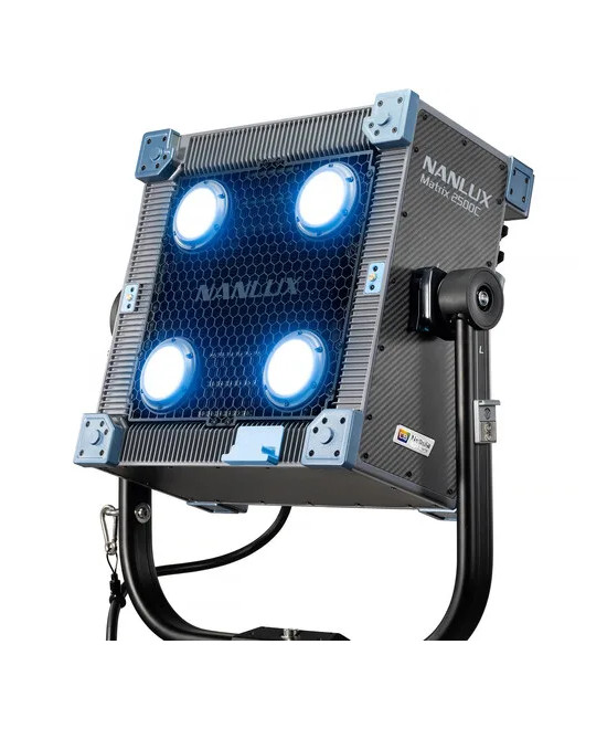 MATRIX 2500C LED FULL-COLOR MULTI-SOURCE SPOT LIGHT WITH FLIGHT CASE