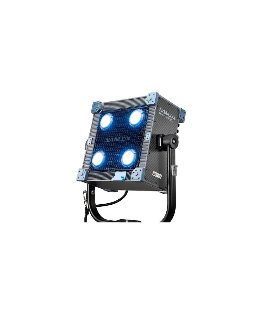 MATRIX 2500C LED FULL-COLOR MULTI-SOURCE SPOT LIGHT WITH FLIGHT CASE