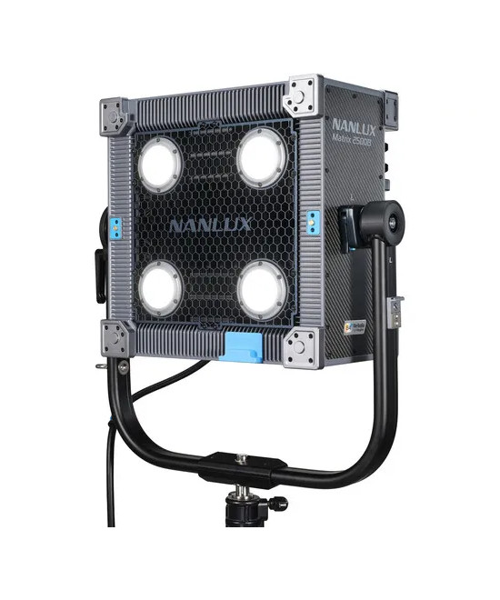 MATRIX 2500B LED BI-COLOR MULTI-SOURCE SPOT LIGHT WITH FLIGHT CASE