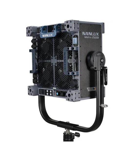 MATRIX 2500B LED BI-COLOR MULTI-SOURCE SPOT LIGHT WITH FLIGHT CASE