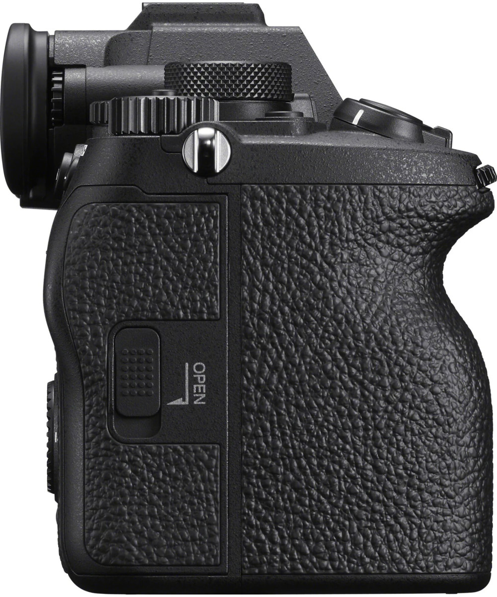 Alpha 7 IV + FE 24-105mm f/4 G OSS
