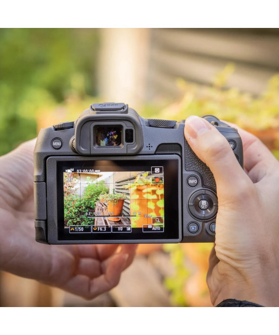 EOS R8 + LP-E17