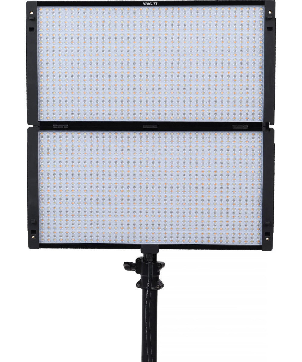 Pavoslim 240C LED RGBWW PANEL