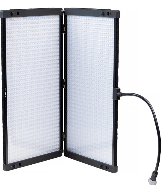 Pavoslim 240C LED RGBWW PANEL