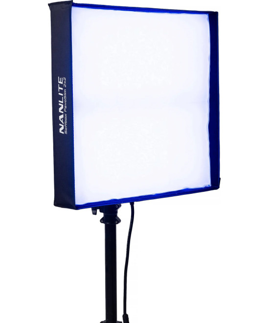 Pavoslim 240C LED RGBWW PANEL