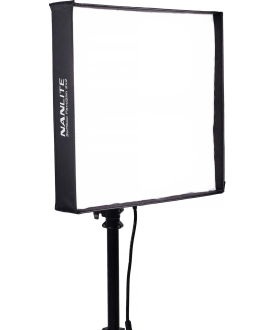 Pavoslim 240C LED RGBWW PANEL