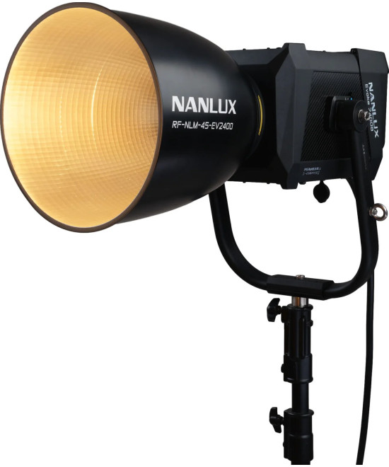 EVOKE 2400B Bi-Color con Trolley e Riflettore 45°