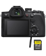 RX10 V con Zoom escursione da 24 a 600 mm e video in 4K a 120p