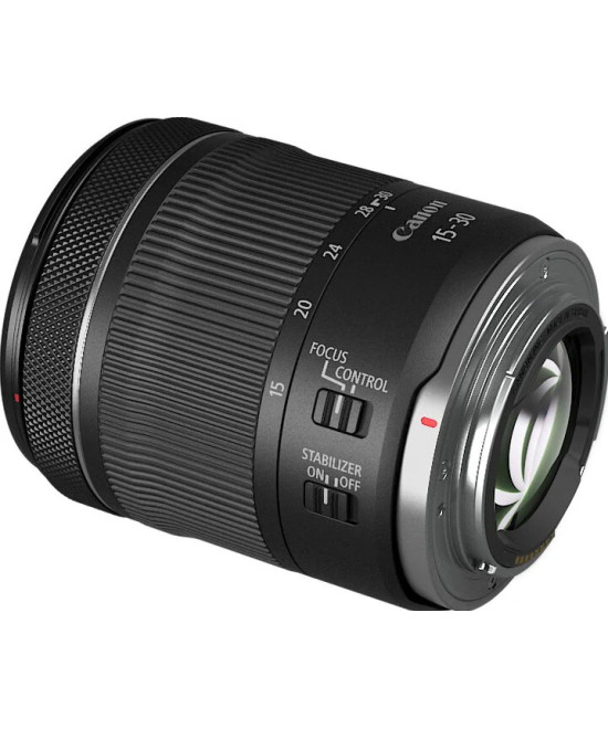 RF 15-30mm f/4.5-6.3 IS STM