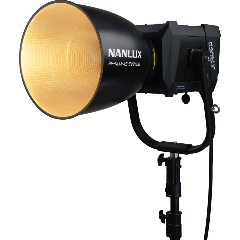 NANLUX EVOKE 2400B FCK KIT FLIGHT CASE WITH REFLECTOR 45